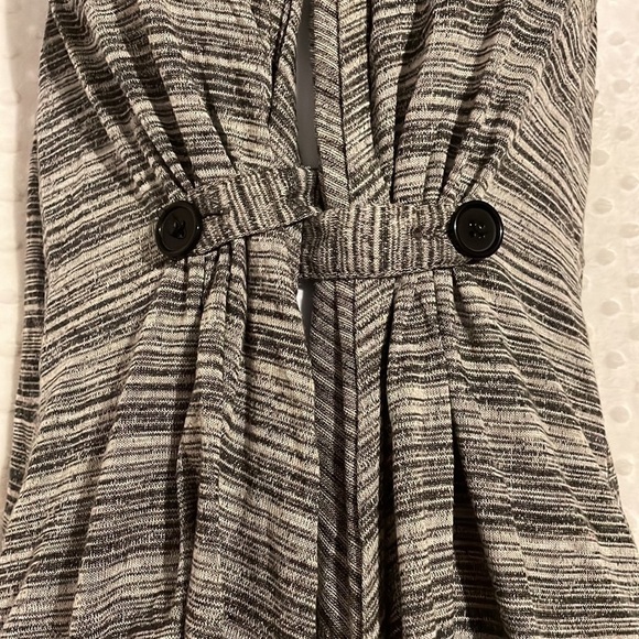 ALMOST FAMOUS đź’–sleeveless vest - Picture 2 of 2